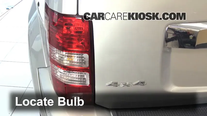 2011 Jeep Liberty Sport 3.7L V6 Éclairage Feu clignotant arrière (remplacer l'ampoule)